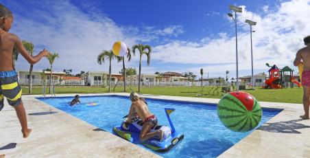 LONG WEEKEND AT THE CAMPO DEL MAR II