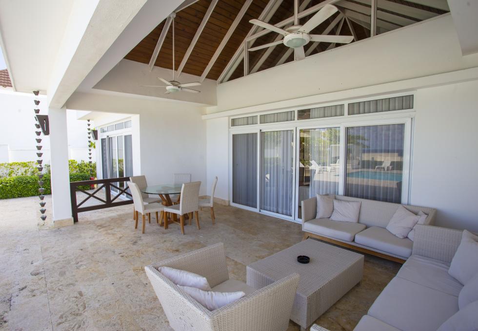 Oceanfront 3-bedroom villa
